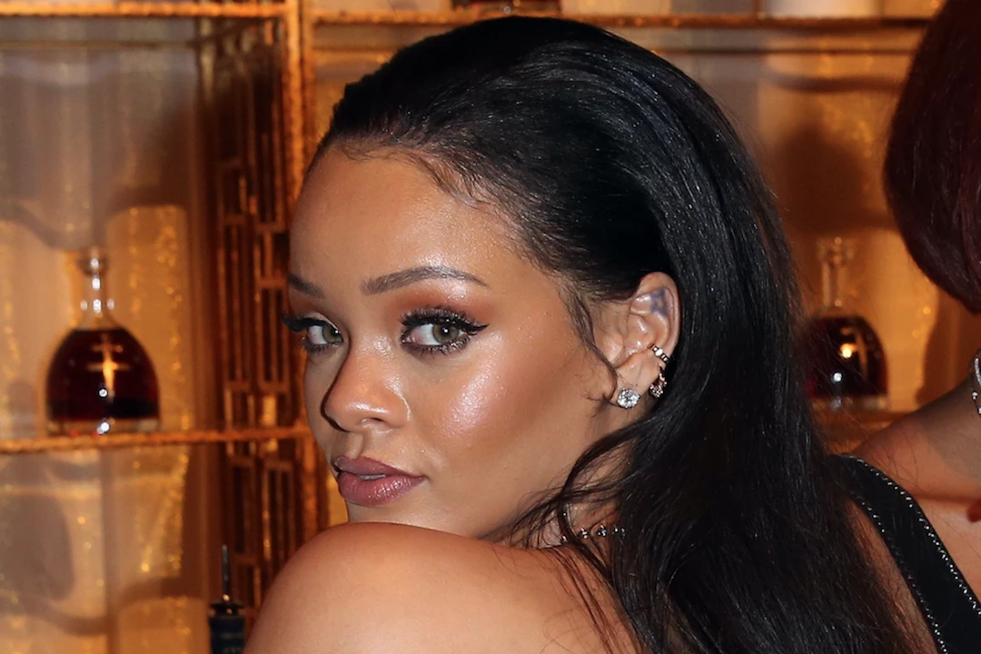 Rihanna's 'ANTI' Certified Platinum, Physical Copies to Hit Stores in February